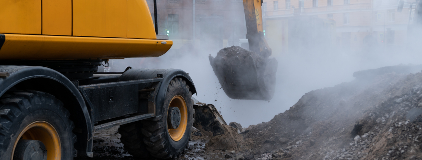 Emergency unicipal services working on liquidation of hot water pipeline accident or canalization - Sorglos Bauen GmbH